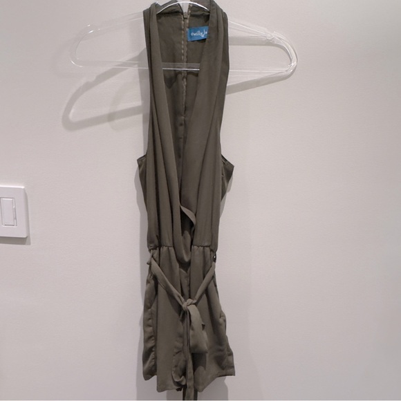Willy Jays Olive Green Sleeveless Romper Size Small - Picture 1 of 8